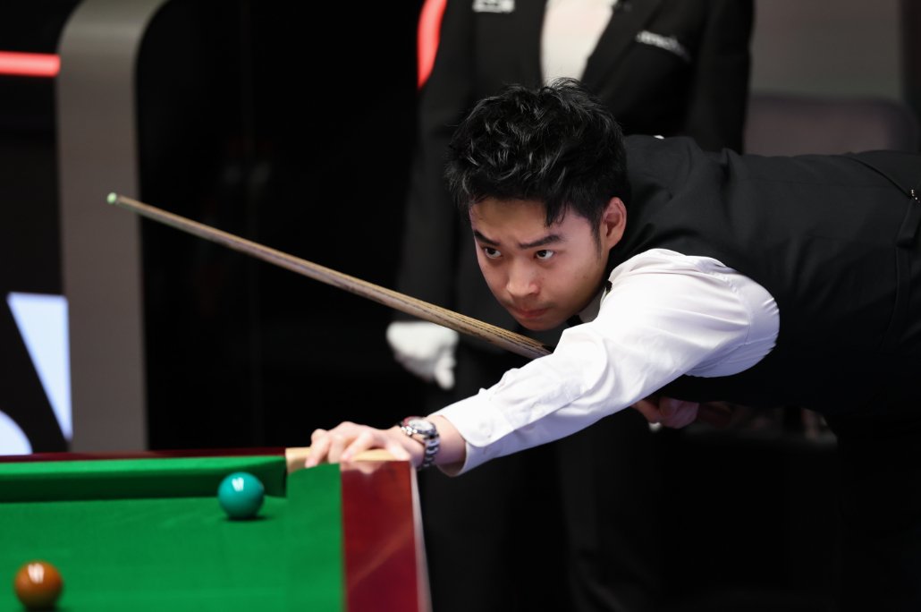 他们始终坚 他们始终坚